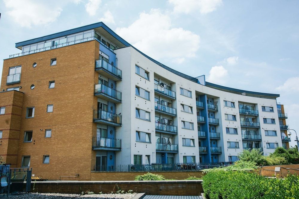 undefined Riverside 2 Bed Apartment 3