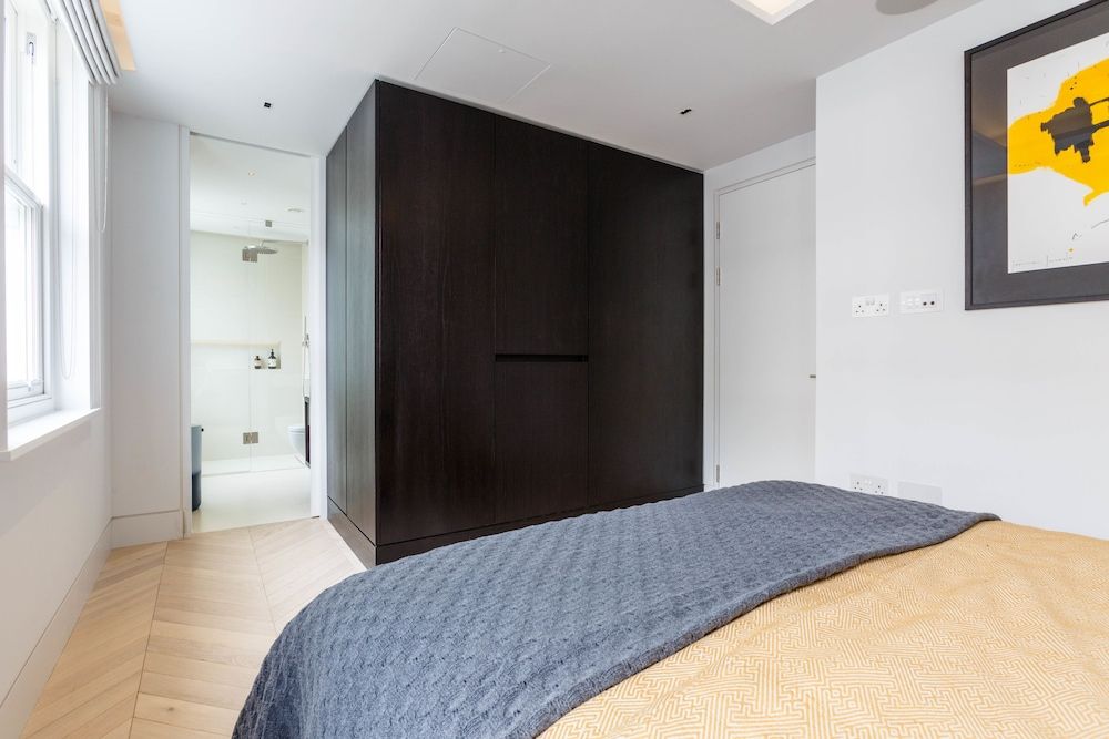 undefined Goodge Street II 8