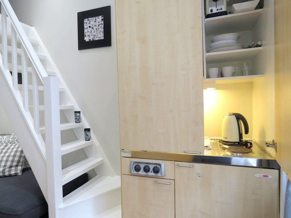 undefined 22 43 Clanricarde Gardens Studio 5