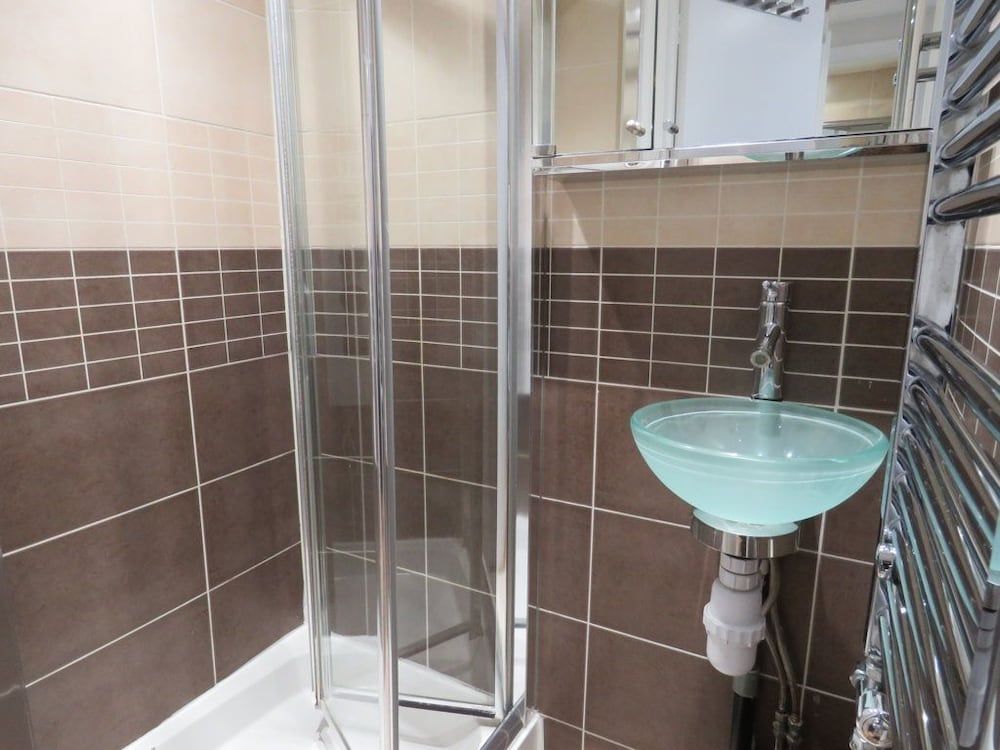 undefined 22 43 Clanricarde Gardens Studio 9