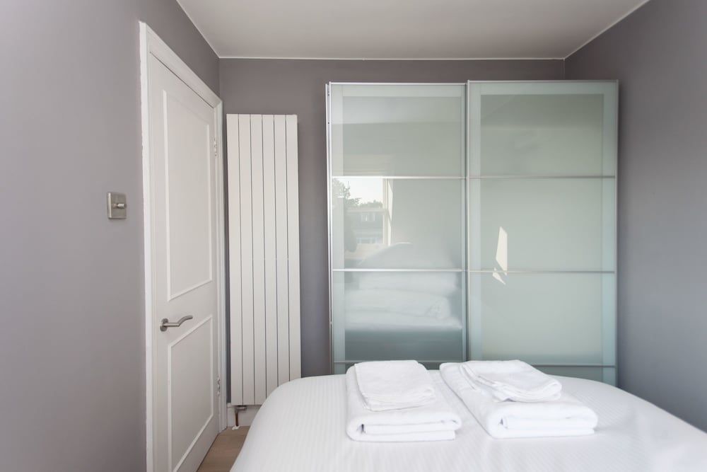 undefined Shopping Centre and Cinema Atmosphere 6