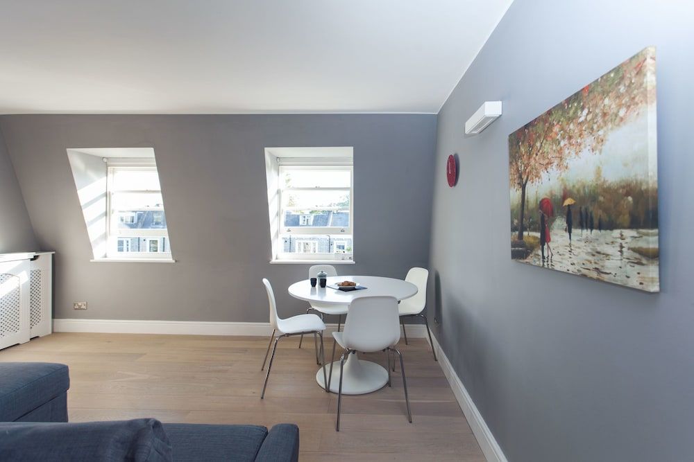 undefined Shopping Centre and Cinema Atmosphere 8