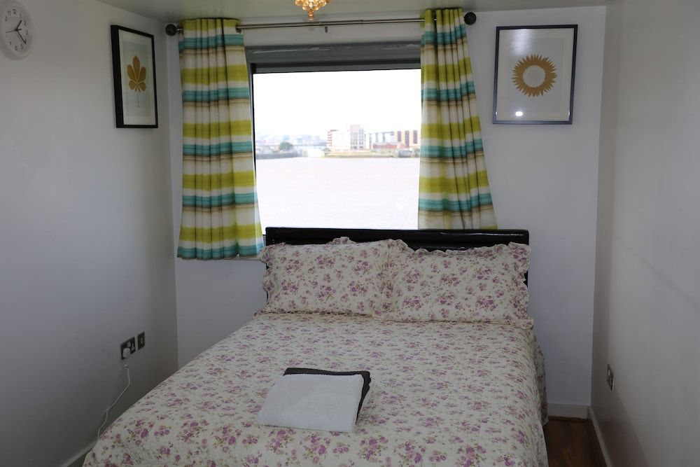 undefined 2 Beds Riverview HillHouse Apartment