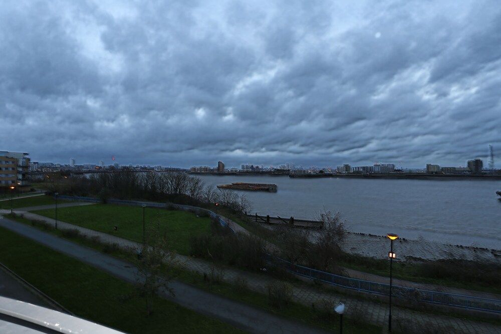 undefined 2 Beds Riverview HillHouse Apartment 10