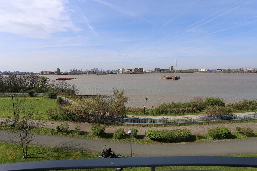 undefined 2 Beds Riverview HillHouse Apartment 8