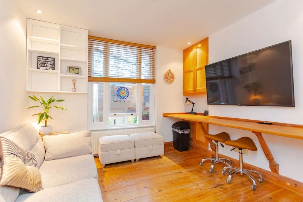 undefined Quirky 2 Bedroom Apartment in Elephant and Castle 5