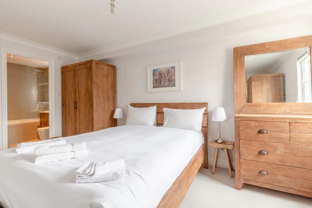 undefined Contemporary 2 Bedroom Apartment in Bermondsey 6