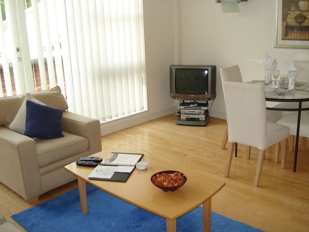 undefined Oakwood Apartments Bow Lane 9