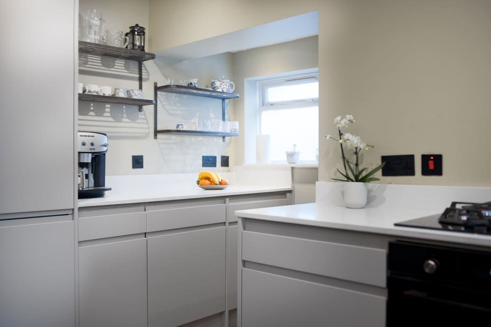 undefined Spacious two Bedroom Maisonette With Private Garden in Balham by Underthedoormat 5