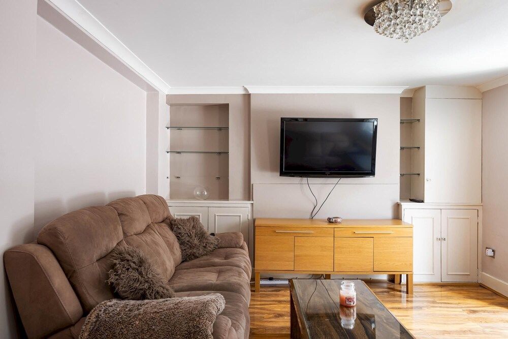 undefined Baker Street Regent Park 3-bedrooms Garden Flat 5