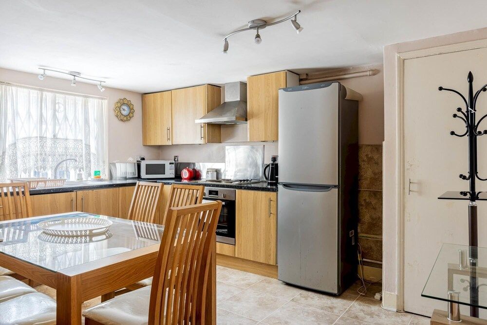 undefined Baker Street Regent Park 3-bedrooms Garden Flat 4