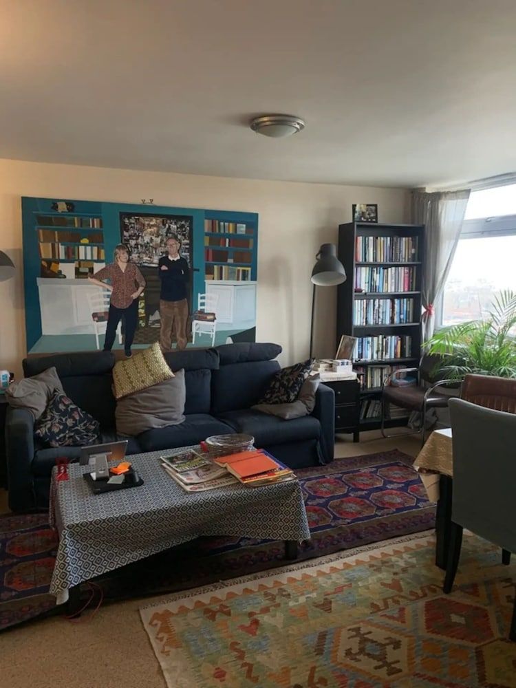 undefined Vibrant 2BD Flat With City Views - Shepherd's Bush 7