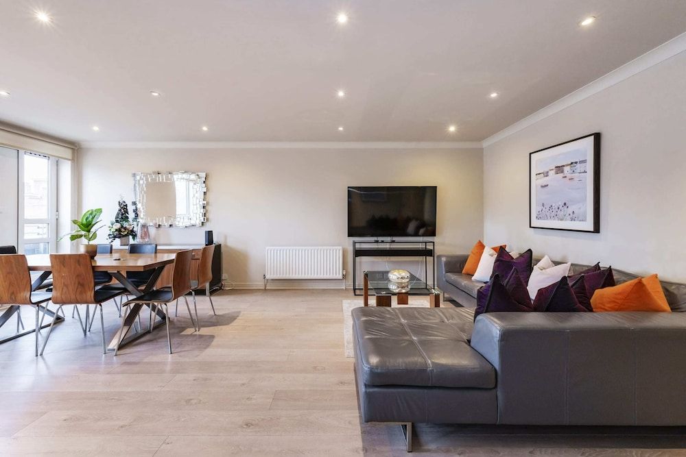 undefined Beautiful 3-bed in the Heart of London With Parking-hosted by Sweetstay 9