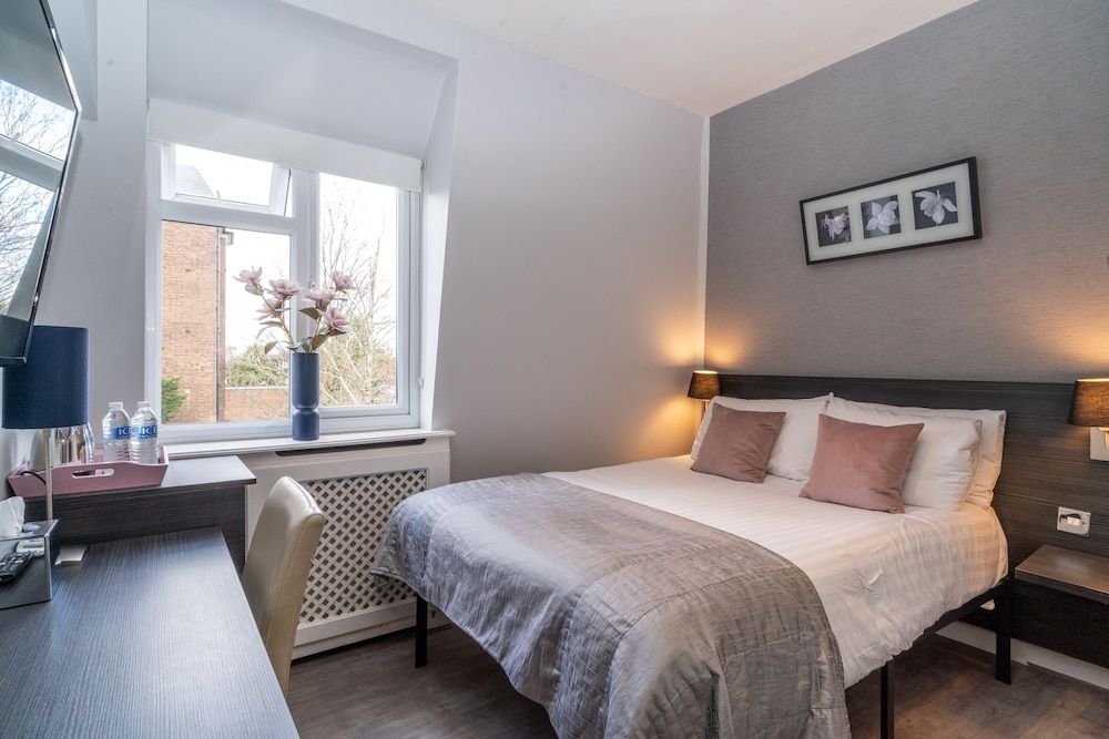 Croft Court Hotel Comfort Double Room, Ensuite (Small )