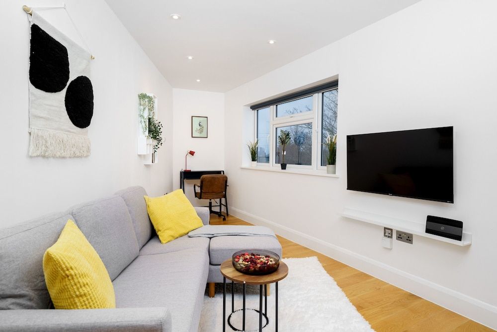 undefined Panther House by Oval 2