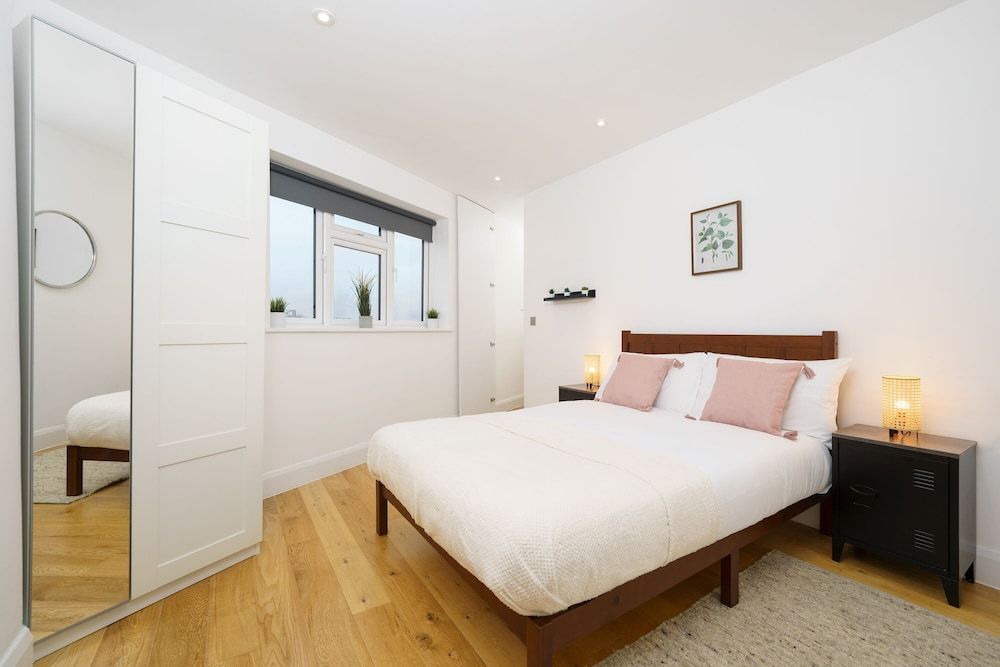 undefined Panther House by Oval 5