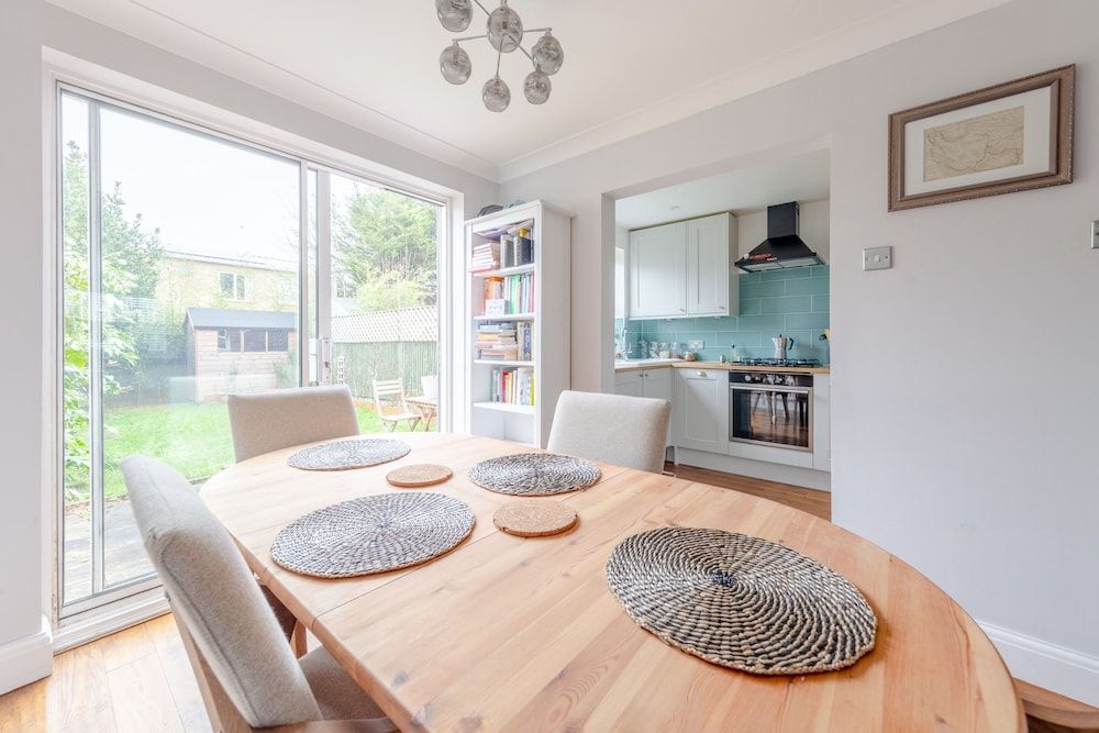 undefined Serene and Spacious 2 Bedroom House in South Wimbledon 8