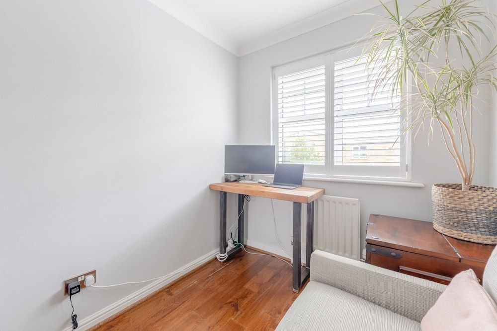 undefined Serene and Spacious 2 Bedroom House in South Wimbledon 6
