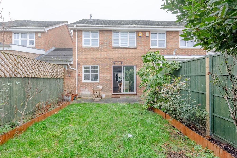 undefined Serene and Spacious 2 Bedroom House in South Wimbledon 2