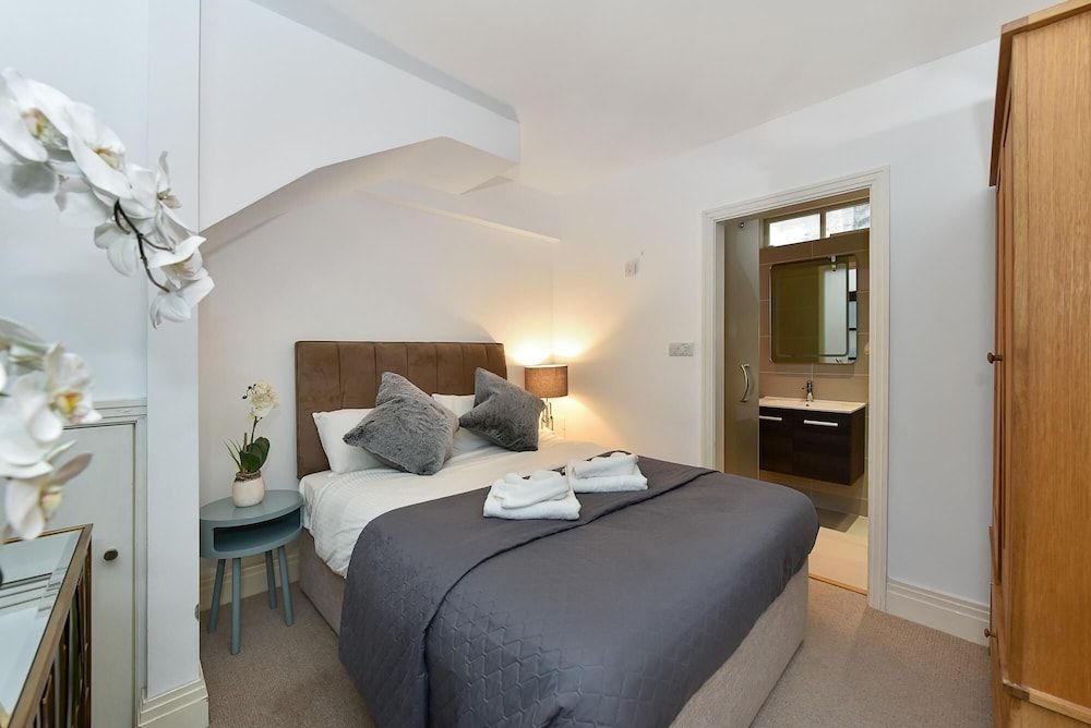 undefined Large South Kensington Mews 2 Bed 2 5 Bath House 4