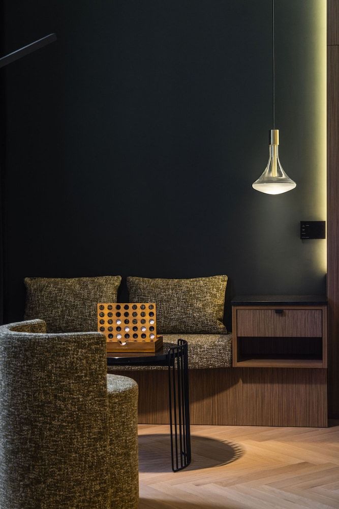 1.75 Paris La Source Deluxe Suite, Ensuite 14