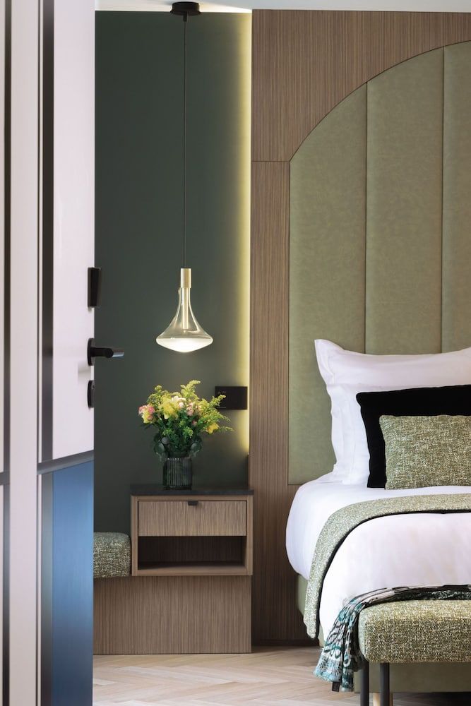 1.75 Paris La Source Deluxe Suite, Ensuite 12