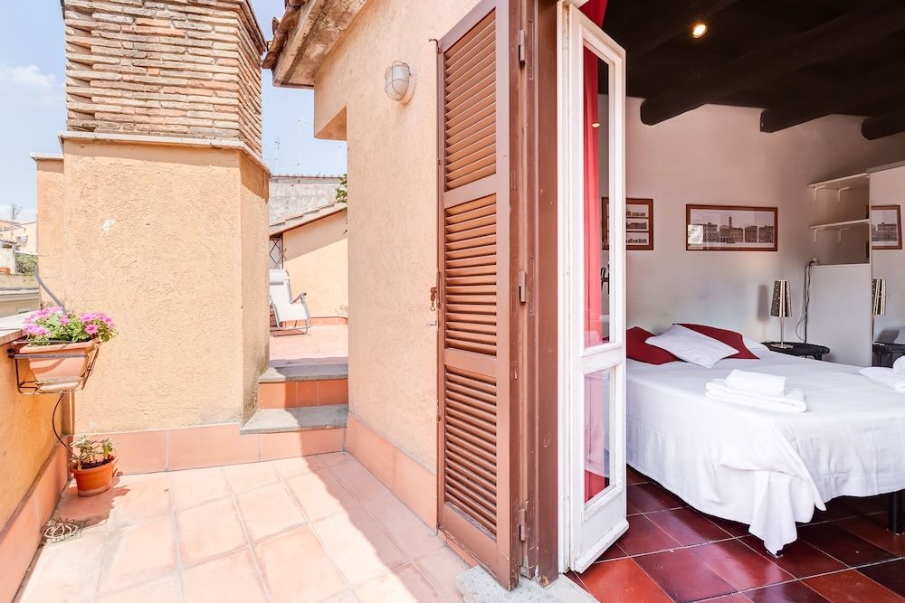 undefined Romantic House in Trastevere 8