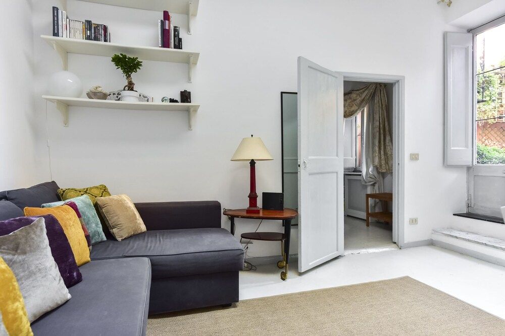 Monti Secret Garden Apartment Apartment, Terrace 14