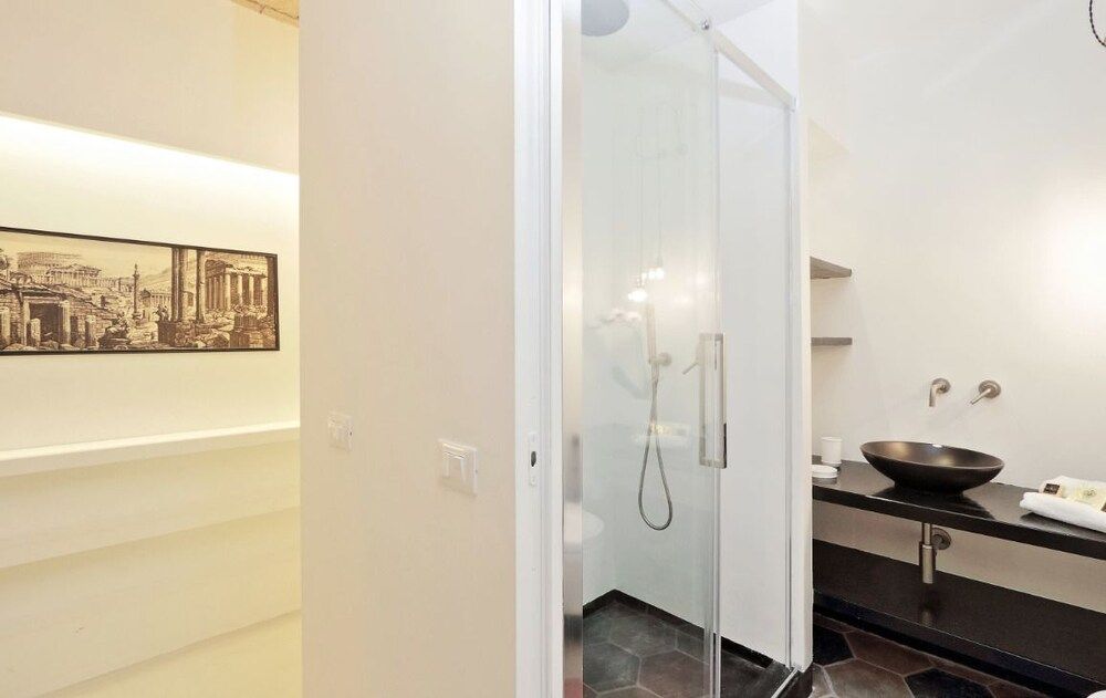 Design Flat for 4 near Colosseum Apartment, 1 Bedroom 11