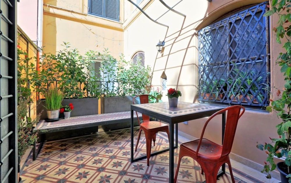 Design Flat for 4 near Colosseum Apartment, 1 Bedroom 9