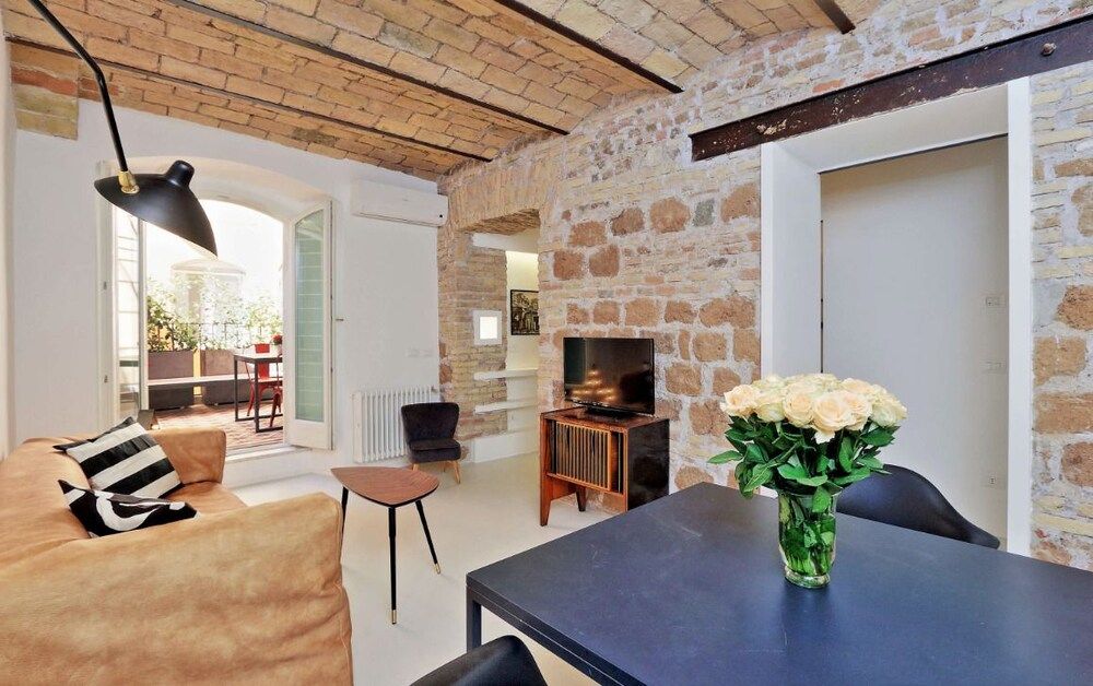 undefined Design Flat for 4 near Colosseum 10