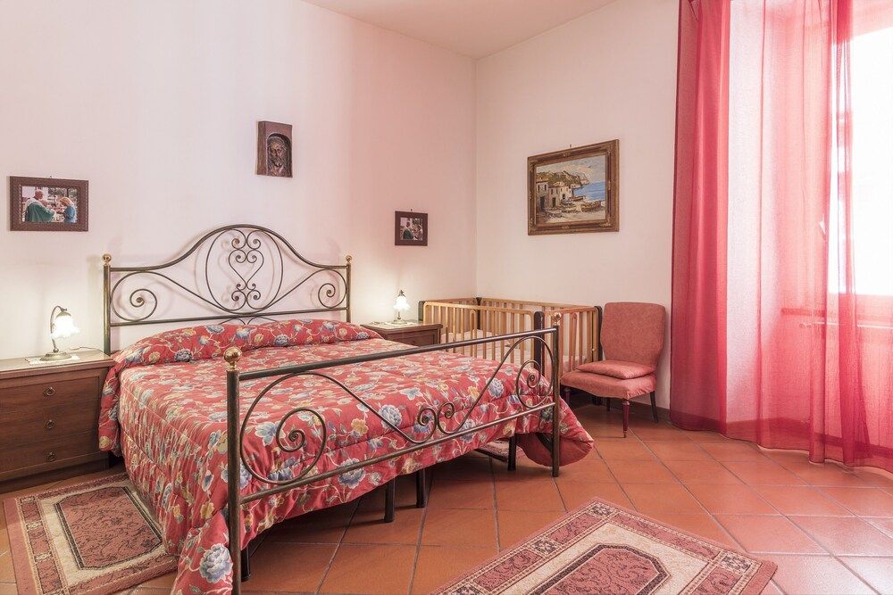 undefined Trastevere Roomy Apartment