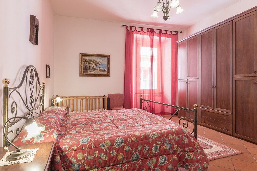 undefined Trastevere Roomy Apartment 5