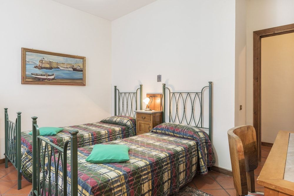 undefined Trastevere Roomy Apartment 6
