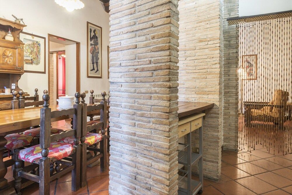 undefined Trastevere Roomy Apartment 10