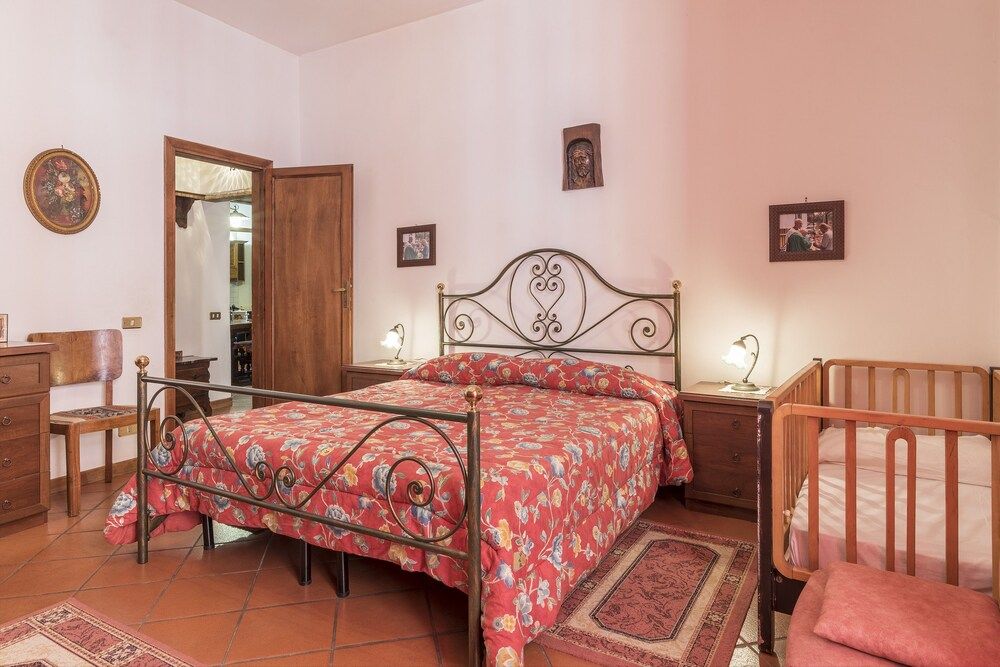 undefined Trastevere Roomy Apartment 4