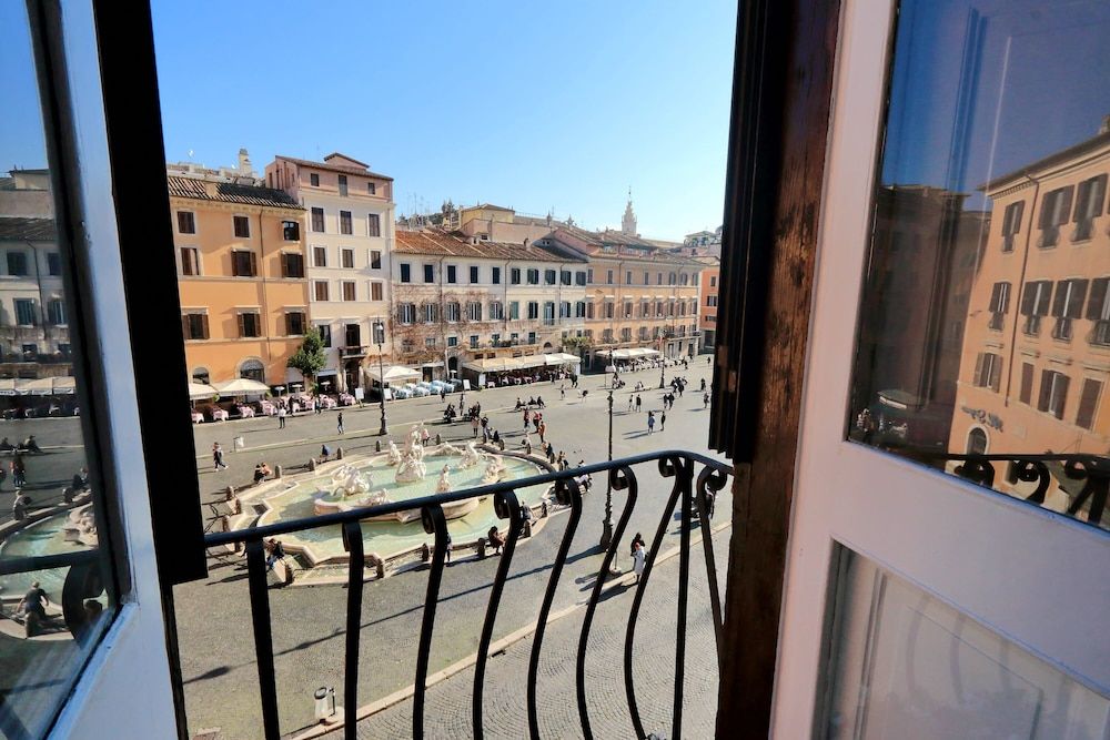 Navona - WR Apartments Deluxe Apartment, 2 Bedrooms, City View 10