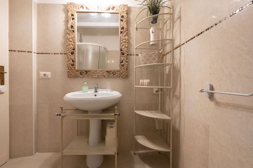 Close to San Pietro and Castel S Angelo Loft Gianicolo Apartment, 1 Bedroom 7