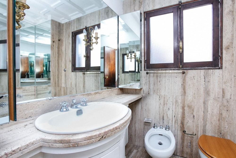 Above Pantheon Roof in Roma Apartment 22