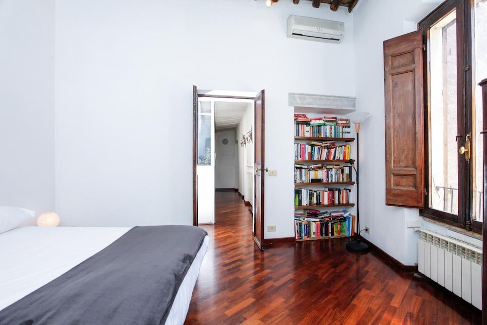 Above Pantheon Roof in Roma Apartment 15