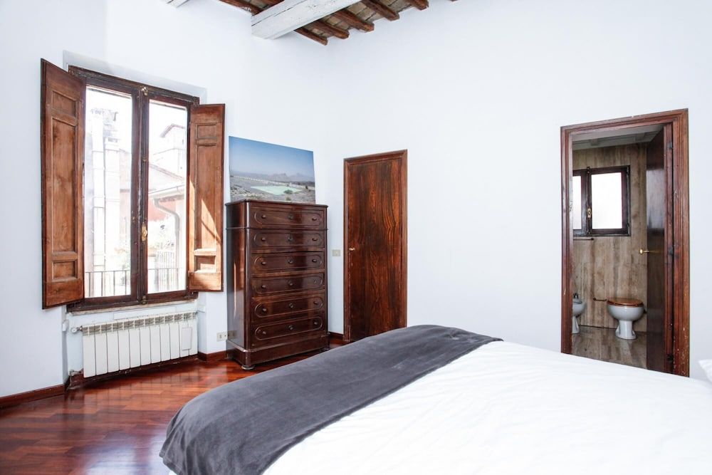 Above Pantheon Roof in Roma Apartment 14