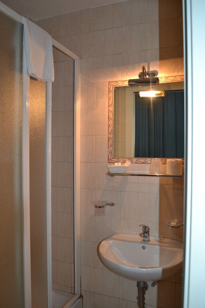 Hotel Ferraro Triple Room 3