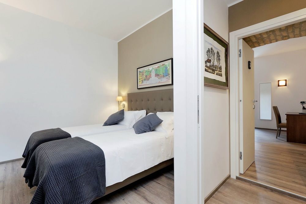 Victory Rooms Executive Double or Twin Room, Courtyard View 2