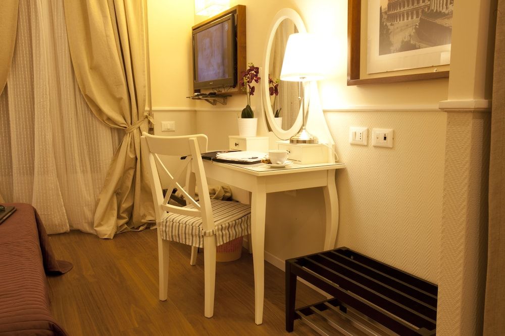 undefined Colfelice Rooms 9