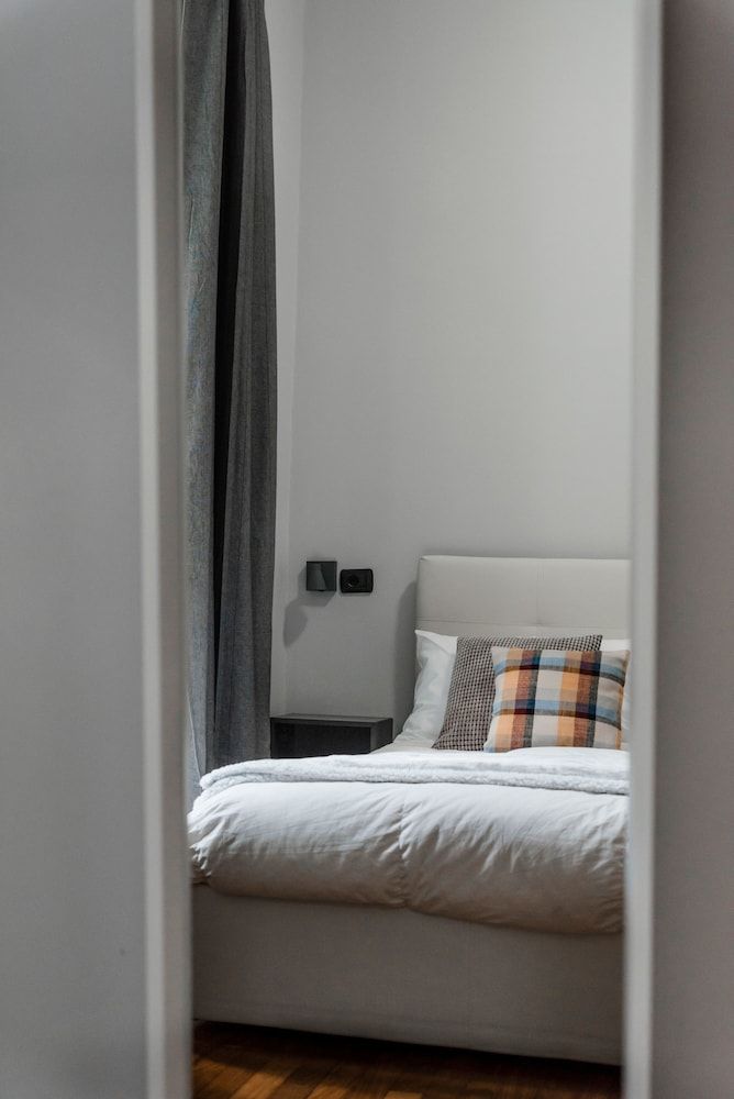 Alea Home Roma Deluxe Double Room 6