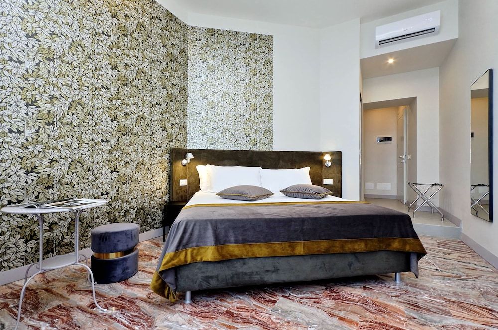 undefined Opera 58 3