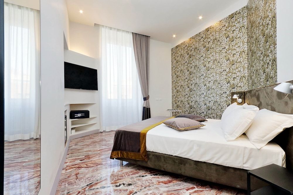 Opera 58 Deluxe Double Room 3