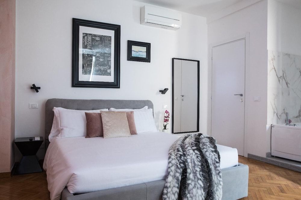 Trastevere Suite Studio Suite, Jetted Tub (Intimate) 2