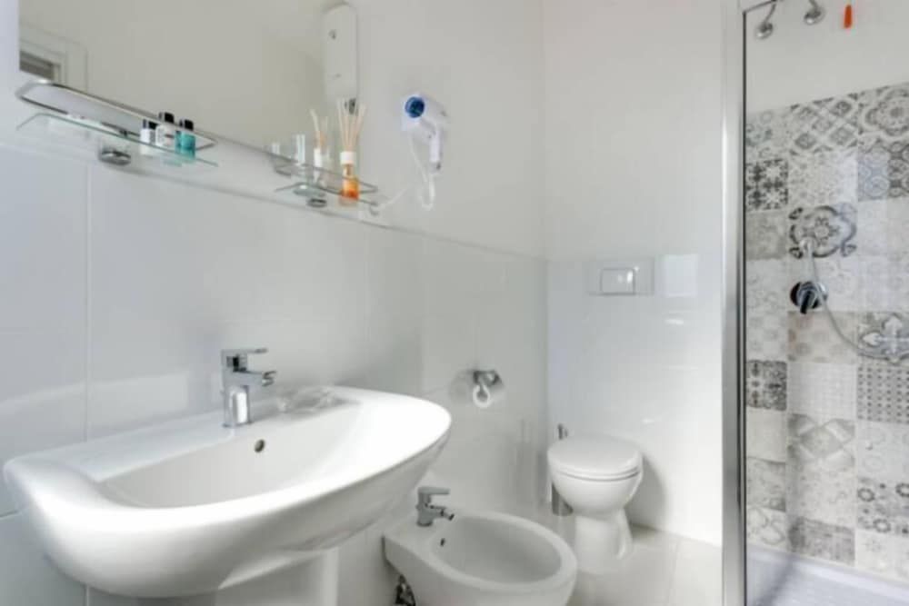 Letto & Latte Roma Double Room, Ensuite 6