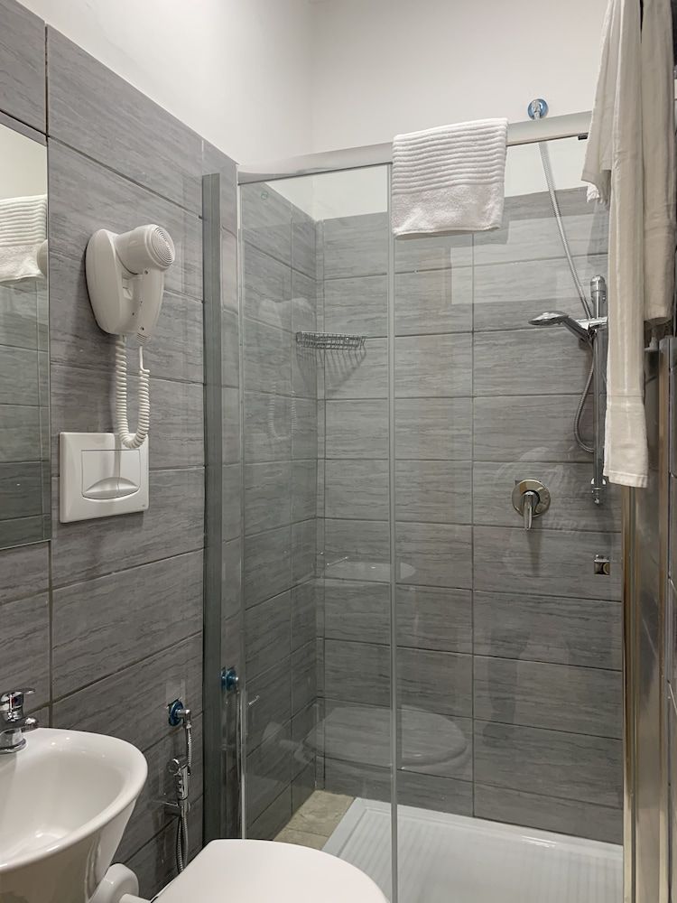 Tune Homes B&B Family Quadruple Room 9